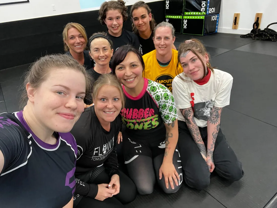 Flow BJJ women's class group